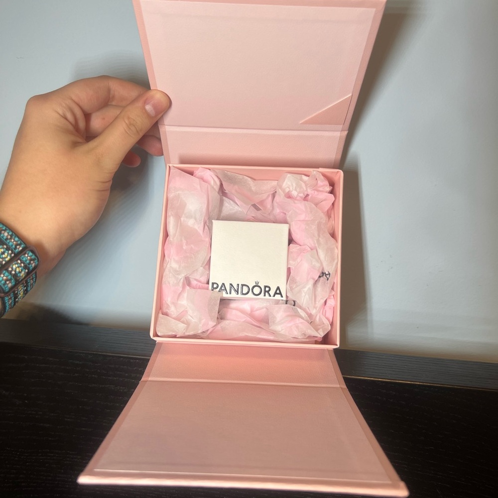 Pandora Dazzling Daisy Meadow Ring
⚠️ALL reasonable Offers Accepted 💍 - Picture 2 of 7